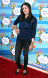 th_30656_celebrity_paradise.com_TheElder_RosarioDawson2010_03_14_KevinSteffianaJames12_122_1017lo.jpg
