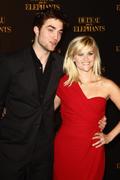 th_32219_Tikipeter_Reese_Witherspoon_Water_For_Elephants_Paris_Premiere_048_123_1183lo.jpg