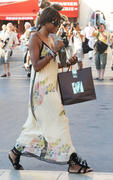 th_84456_NaomiCampbellshoppinginStTropez04.07.2010_03_122_756lo.jpg
