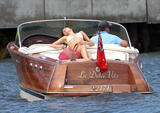 th_72540_MirandaKerrvogue003_122_843lo.jpg